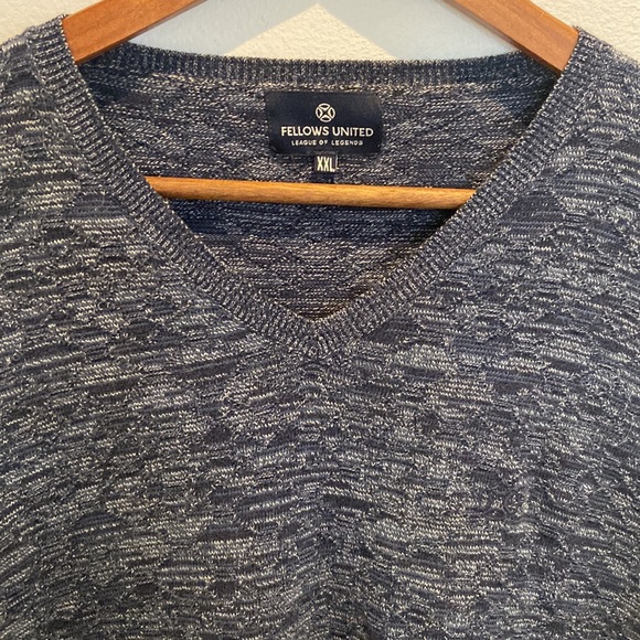 Fellows united V-neck sweater made in India - Picture 3 of 11
